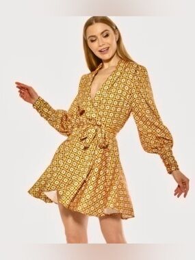 Alexia Admor Phoebe Wrap Dress Mustard Geo Print Size
8 Like New Long Sleeve